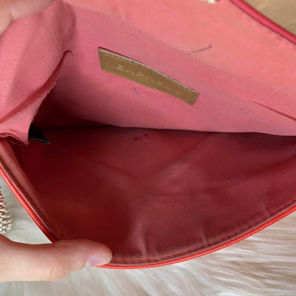 Express envelope chained clutch wristlet handbag - Picture 10 of 14